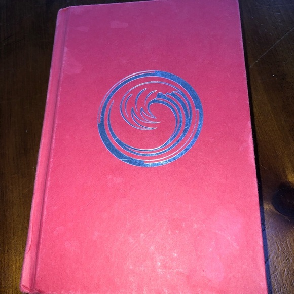 Allegiant by Veronica Roth - no 2 of the Divergent series- young and old reading - Picture 2 of 7